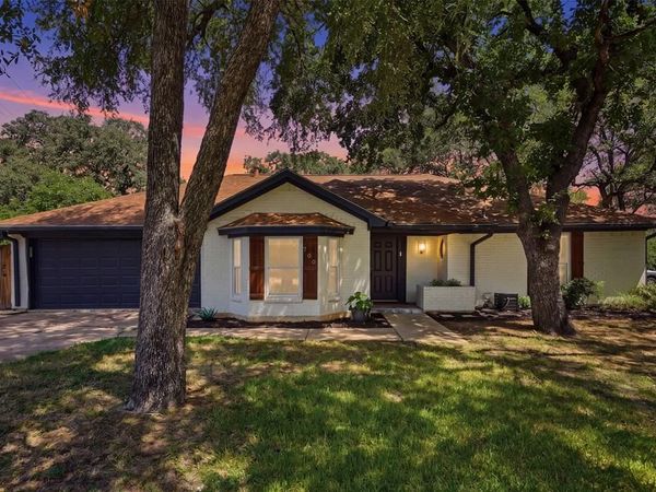 700 Highland Crest Drive, Hurst, TX 76054