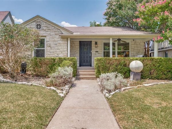 1043 N Edgefield Avenue , Dallas, TX 75208