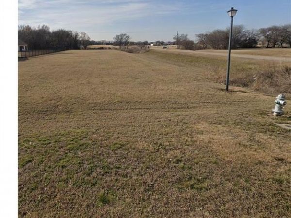 1705 High Valley Lane, Cedar Hill, TX 75104