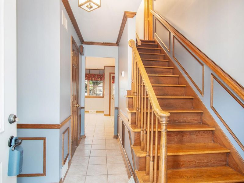 4770 Larwell Drive, Columbus, OH 43220 Photo 3