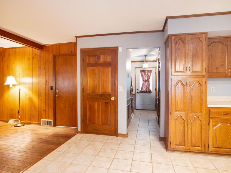 4770 Larwell Drive, Columbus, OH 43220 Photo 8