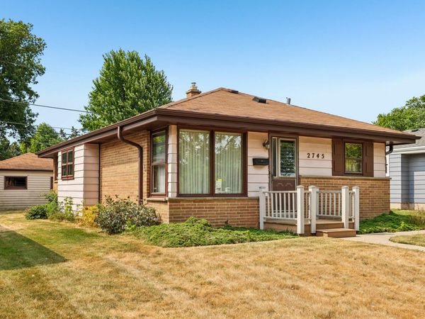 2745 E Bolivar Ave, Saint Francis, WI 53235