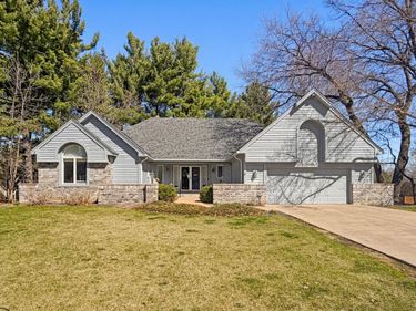 8992 Hidden Meadow Road, Woodbury, MN 55125