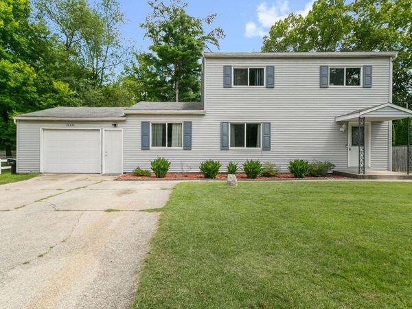 56556 Greenlawn Avenue, Osceola, IN 46561