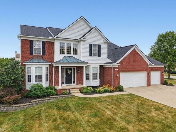 401 Norwich Drive , Broadview Heights, OH 44147