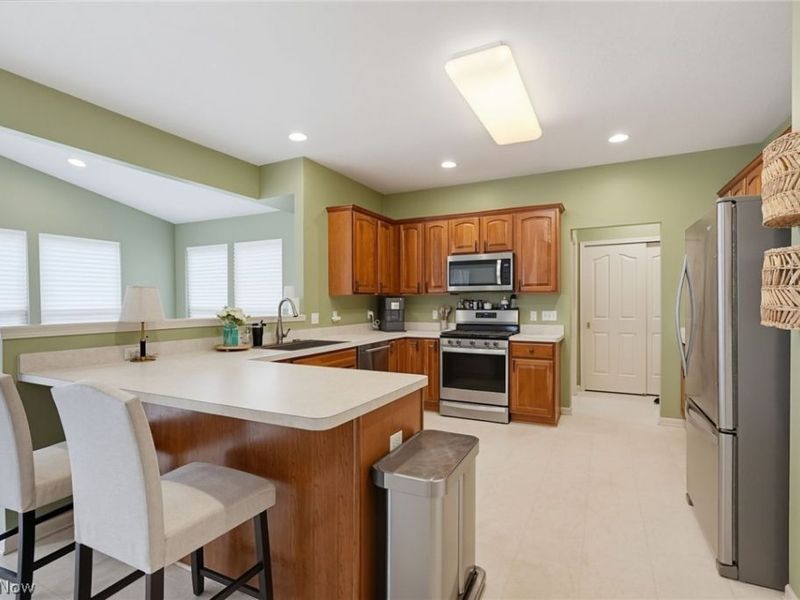401 Norwich Drive, Broadview Heights, OH 44147 Photo 4