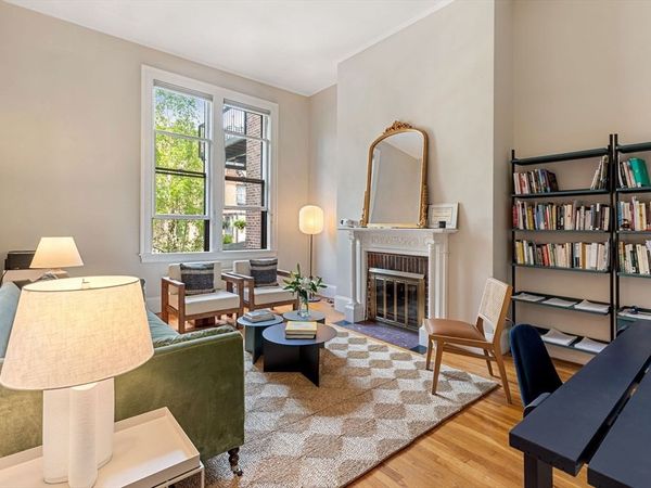 207 Commonwealth Ave., Unit 4, Boston, MA 02116