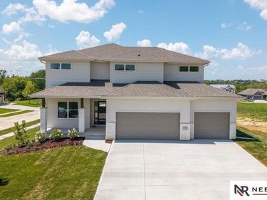 10516 S 117th Street, Papillion, NE 68046
