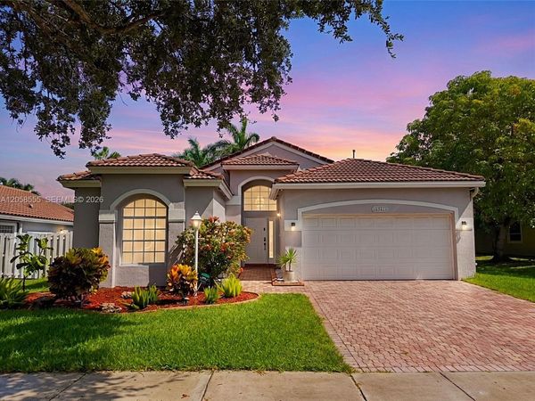 13237 NW 15th Ct, Pembroke Pines, FL 33028