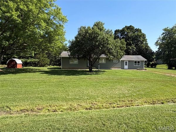 576 E 2700 Avenue , Ramsey, IL 62080