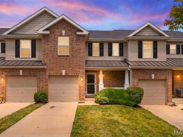 53 Country Village Court, O'Fallon, MO 63367