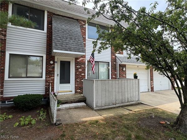5484 Wildwood Court, Unit B, Willoughby, OH 44094