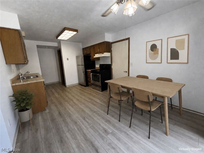 5484 Wildwood Court, Unit B, Willoughby, OH 44094 Photo 2