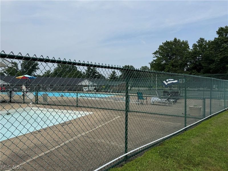 5484 Wildwood Court, Unit B, Willoughby, OH 44094 Photo 32
