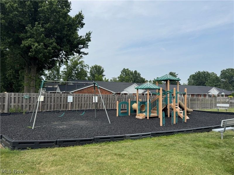 5484 Wildwood Court, Unit B, Willoughby, OH 44094 Photo 33