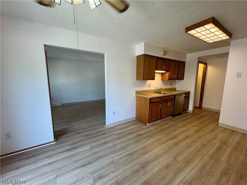 5484 Wildwood Court, Unit B, Willoughby, OH 44094 Photo 7