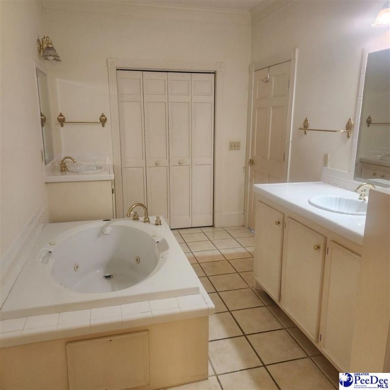 2565 N Williamsburg County Highway Photo 14