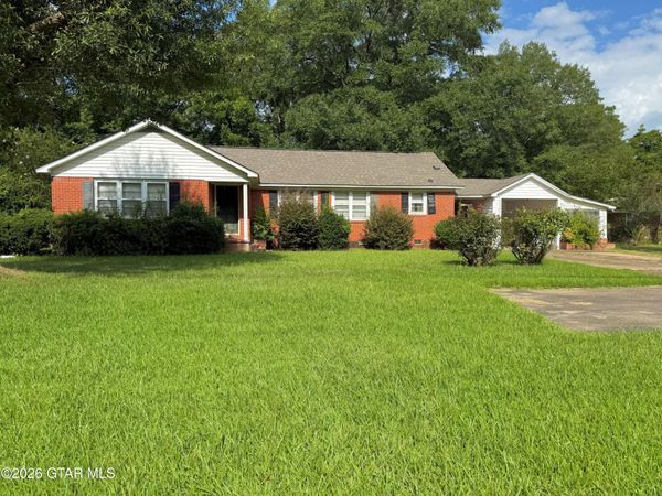 2424 Veterans Memorial Boulevard N, Eupora, MS 39744