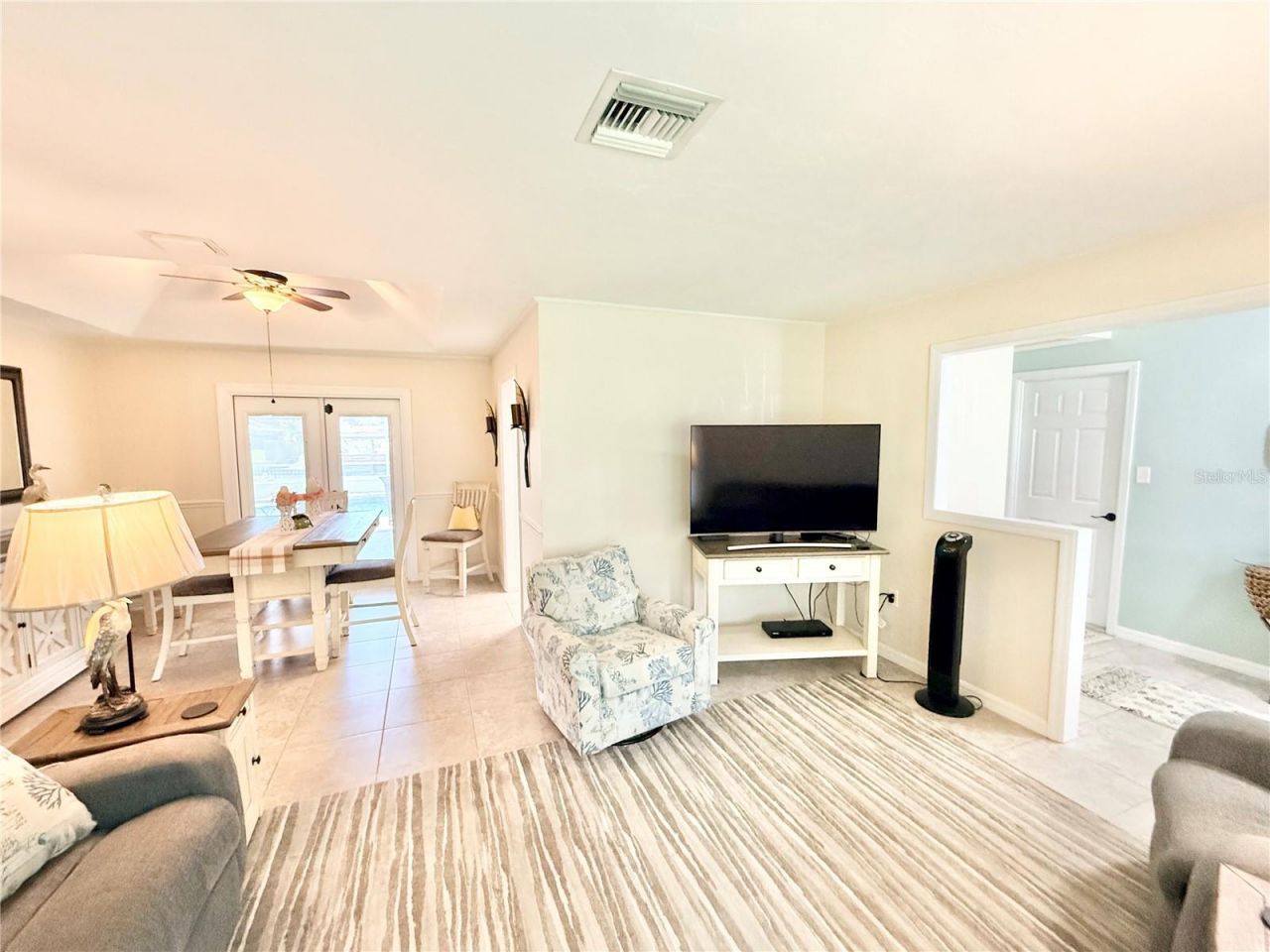 305 W Delaware Street, Tavares, FL 32778 Photo