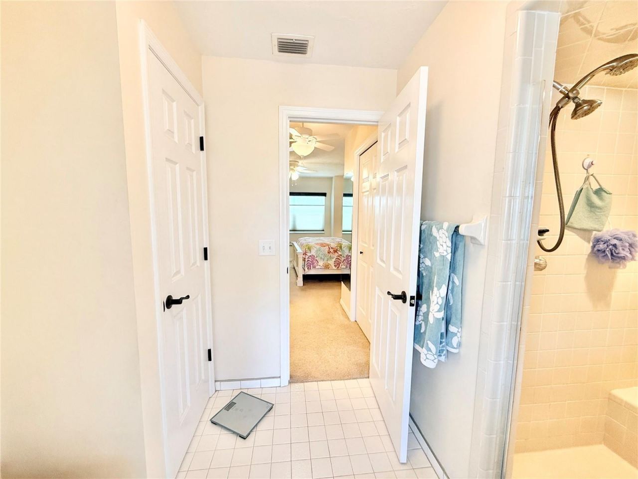 305 W Delaware Street, Tavares, FL 32778 Photo