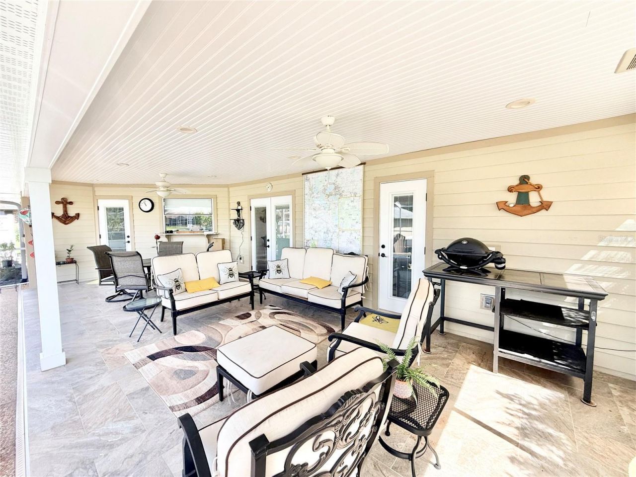 305 W Delaware Street, Tavares, FL 32778 Photo