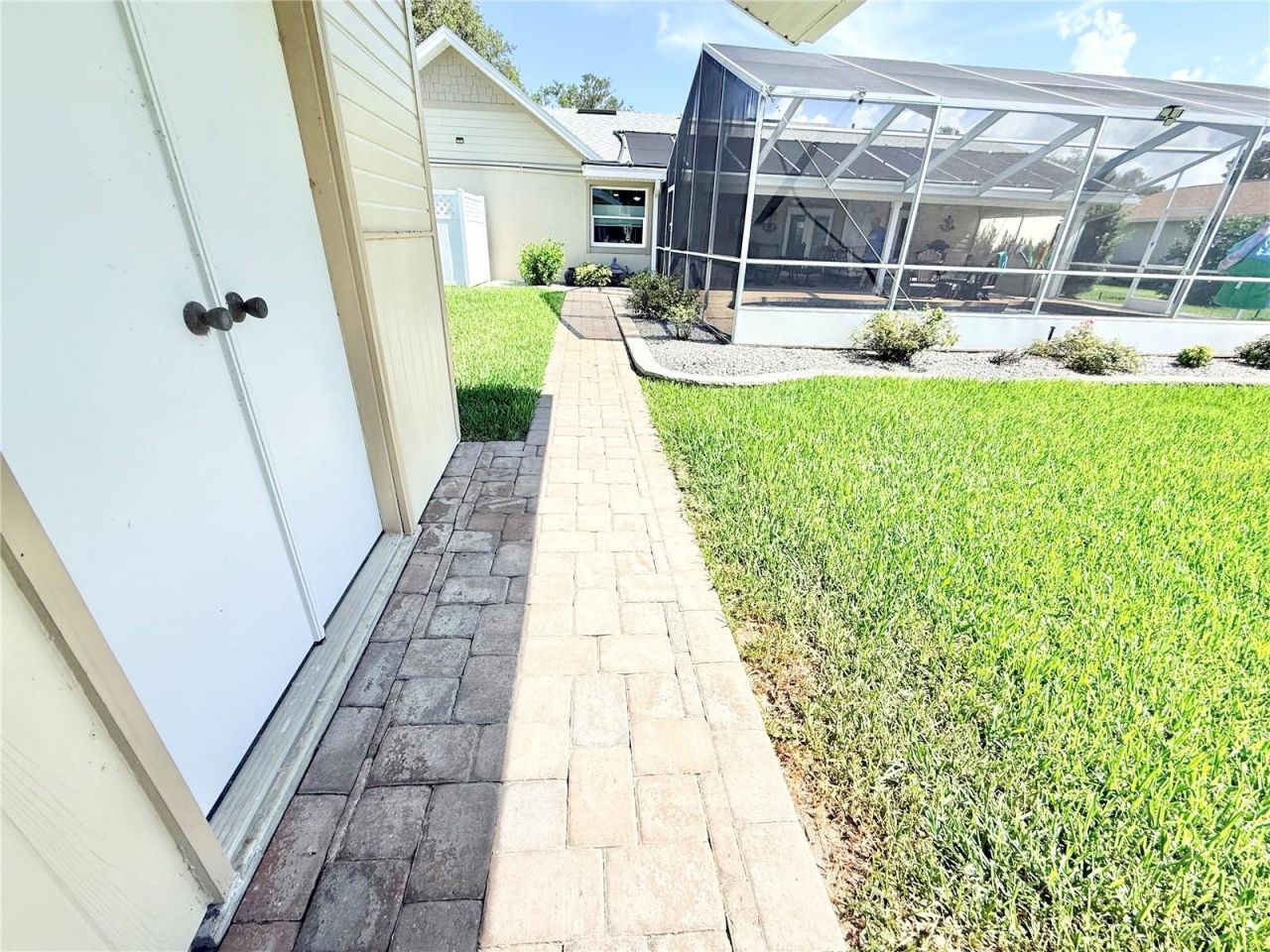 305 W Delaware Street, Tavares, FL 32778 Photo