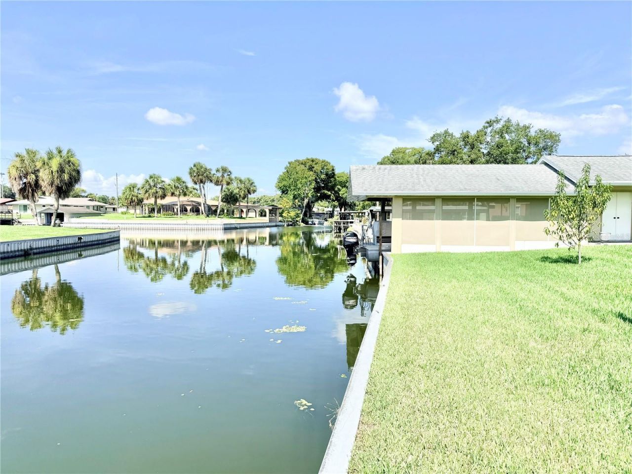 305 W Delaware Street, Tavares, FL 32778 Photo