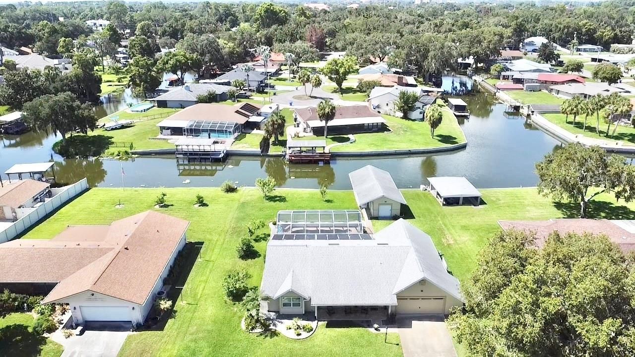 305 W Delaware Street, Tavares, FL 32778 Photo