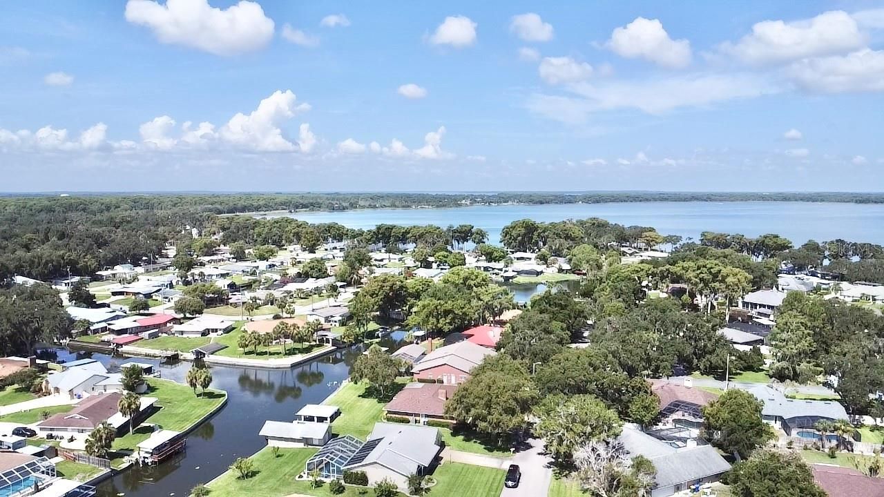 305 W Delaware Street, Tavares, FL 32778 Photo