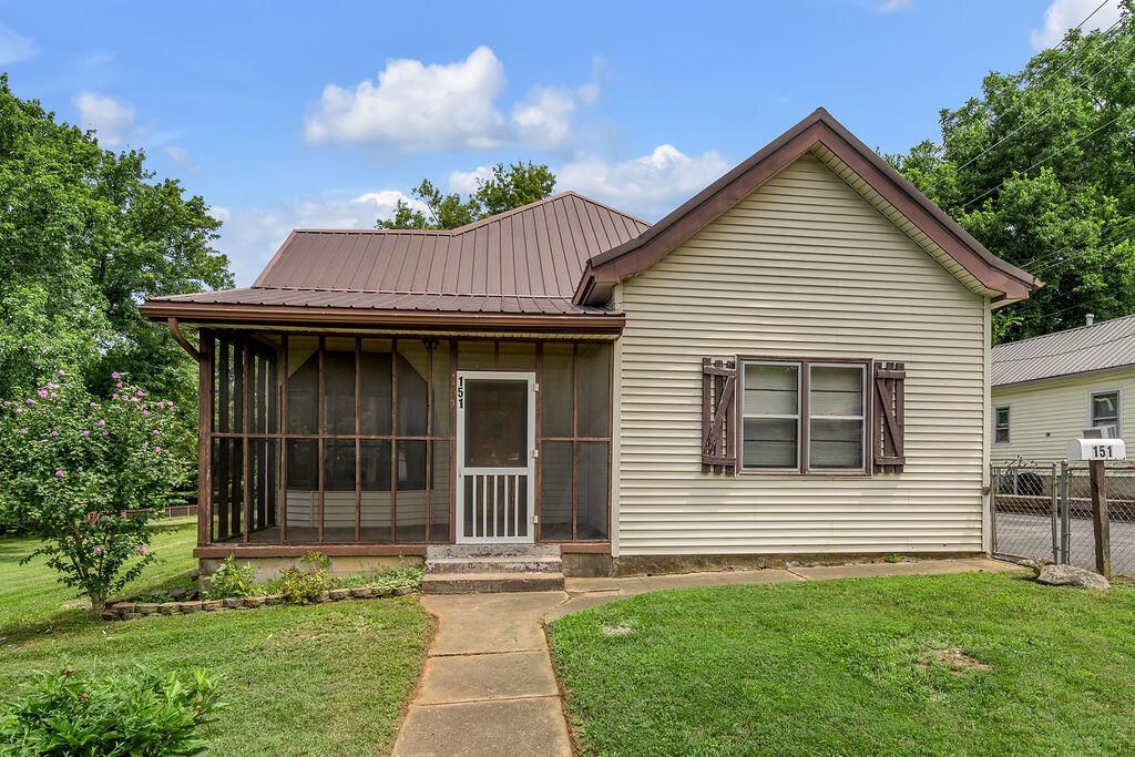 151 Minary Avenue, Versailles, KY 40383 Main Photo