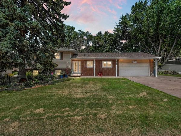 2366 S RIDGE ROAD, Ashwaubenon, WI 54304