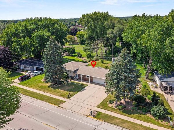 2366 S RIDGE ROAD, Ashwaubenon, WI 54304