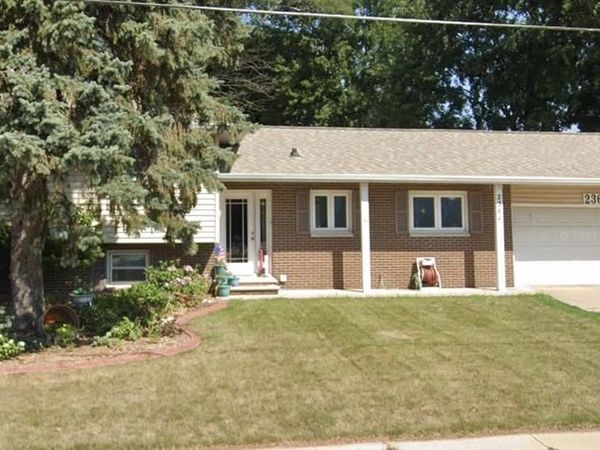2366 S RIDGE ROAD, Ashwaubenon, WI 54304