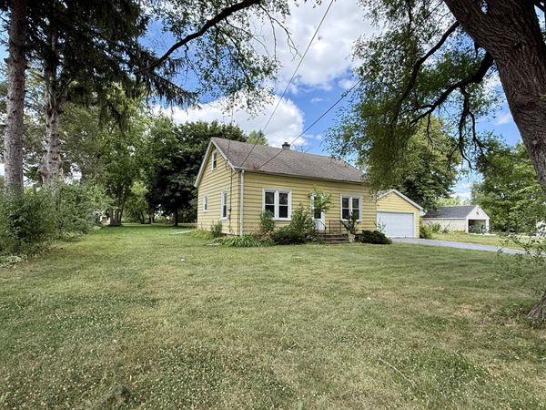 2400 90th St, Sturtevant, WI 53177