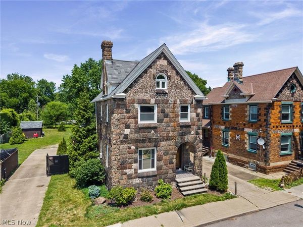 5822 Ellen Avenue , Cleveland, OH 44102