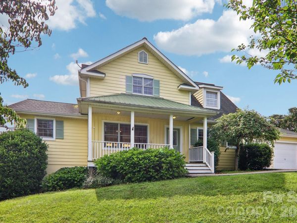 20 Amber Drive , Horse Shoe, NC 28742