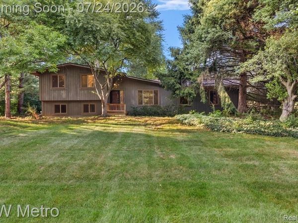 2804 Rhineberry Road, Rochester Hills, MI 48309