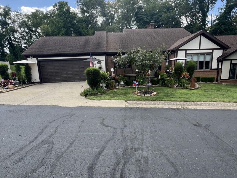 1433 Amesbury Lane , Newark, OH 43055 Photo 2