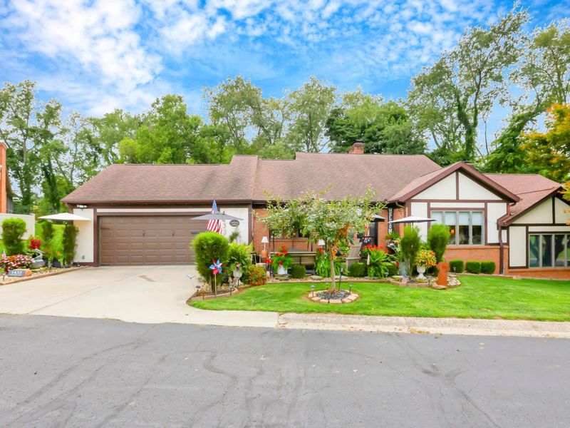 1433 Amesbury Lane, Newark, OH 43055 Photo 2