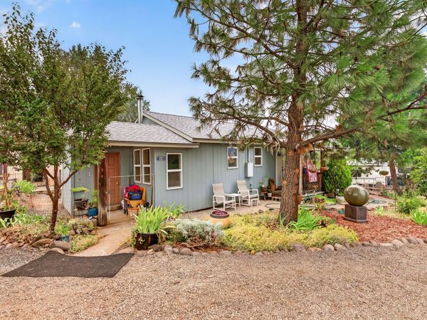32 Cora Drive, Shady Cove, OR 97539