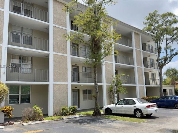 2900 NW 48th Ter , Unit 310, Lauderdale Lakes, FL 33313