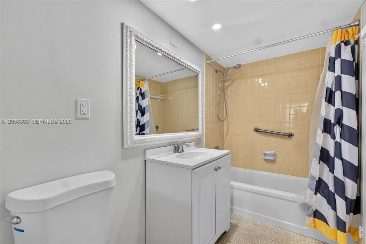 2900 NW 48th Ter , Unit 310, Lauderdale Lakes, FL 33313 Photo