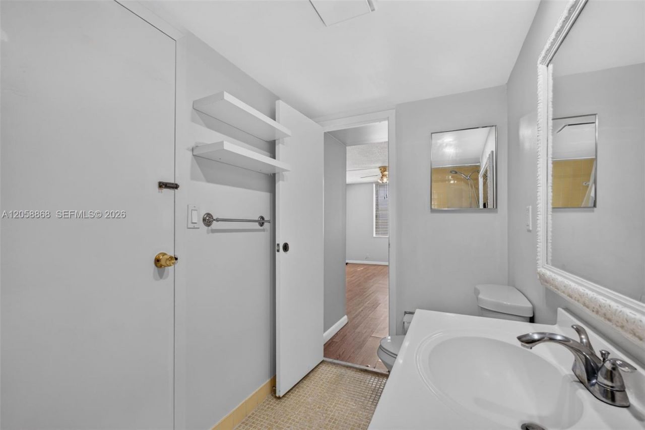 2900 NW 48th Ter , Unit 310, Lauderdale Lakes, FL 33313 Photo