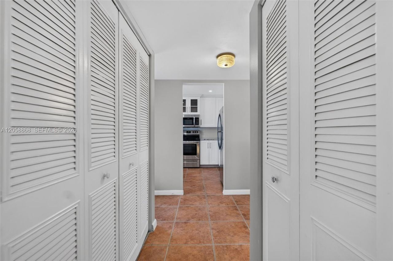 2900 NW 48th Ter , Unit 310, Lauderdale Lakes, FL 33313 Photo