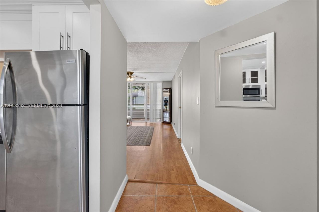 2900 NW 48th Ter , Unit 310, Lauderdale Lakes, FL 33313 Photo