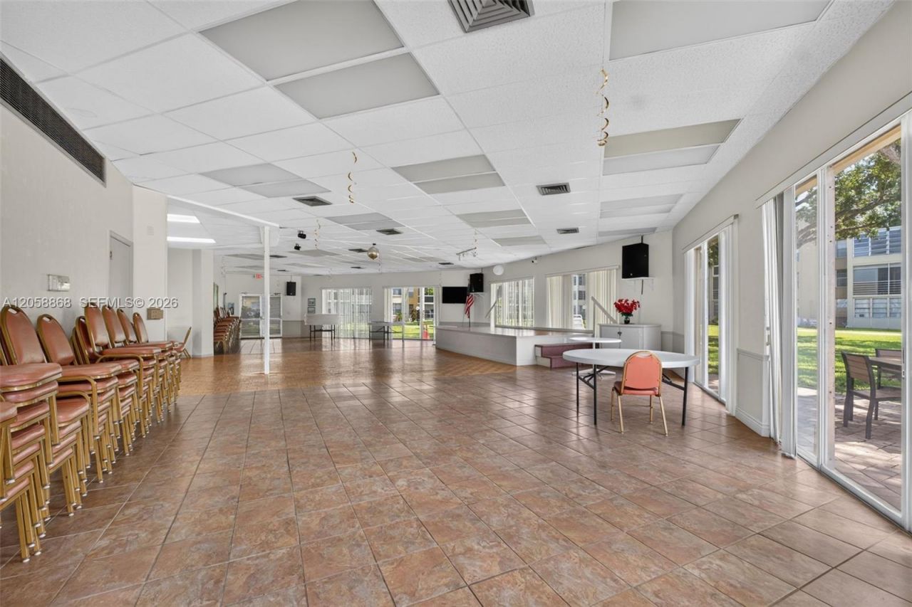2900 NW 48th Ter , Unit 310, Lauderdale Lakes, FL 33313 Photo
