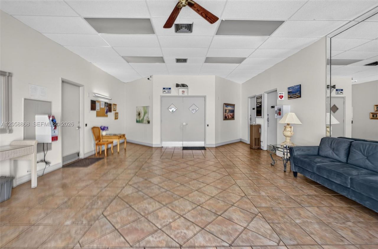 2900 NW 48th Ter , Unit 310, Lauderdale Lakes, FL 33313 Photo