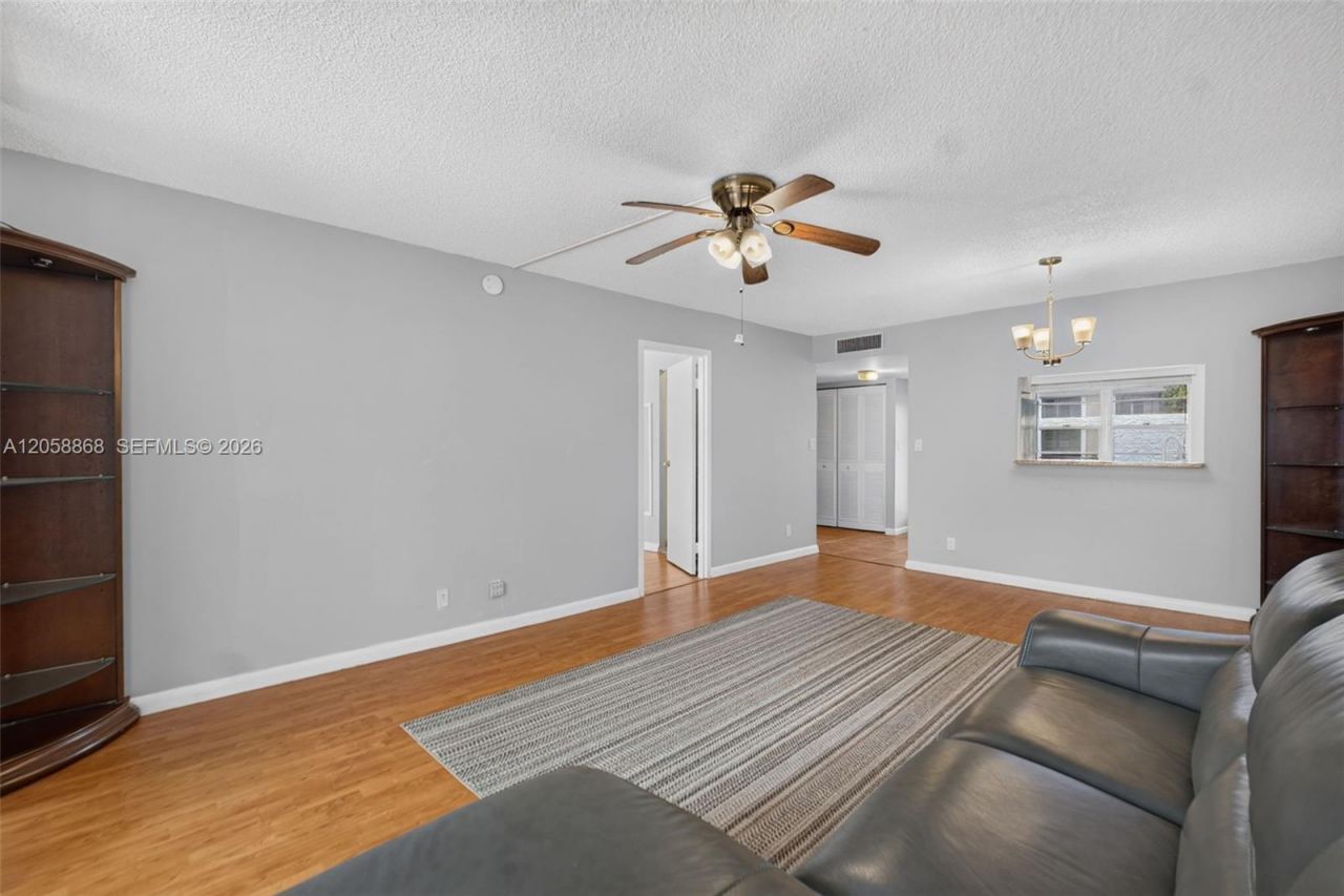 2900 NW 48th Ter , Unit 310, Lauderdale Lakes, FL 33313 Photo