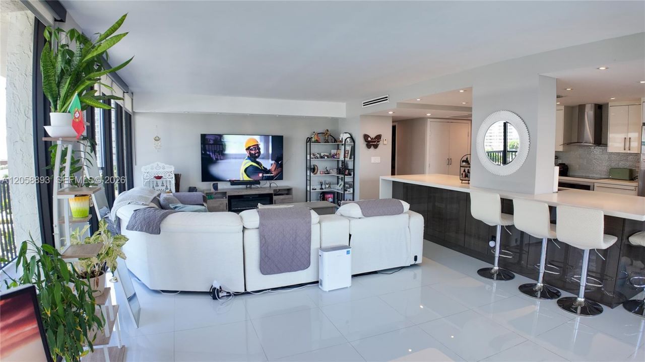 2049 S Ocean Dr, Unit 702, Hallandale Beach, FL 33009 Photo