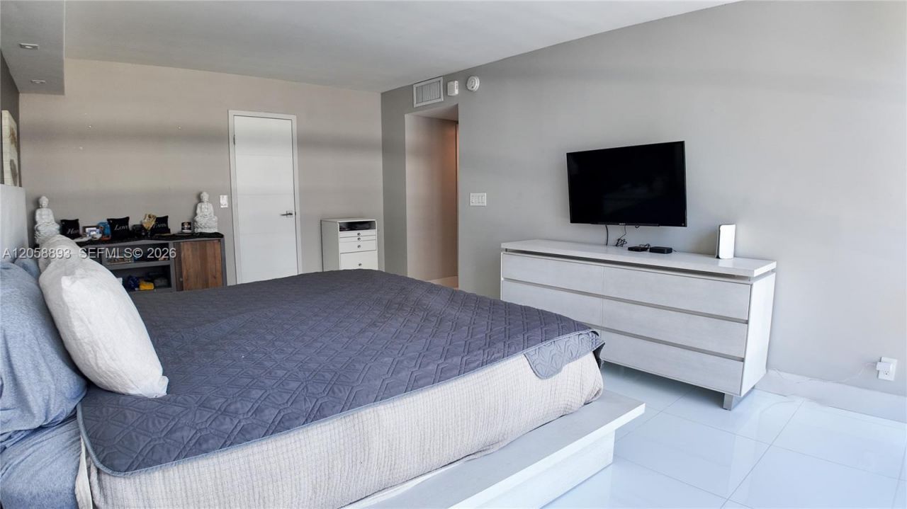 2049 S Ocean Dr, Unit 702, Hallandale Beach, FL 33009 Photo